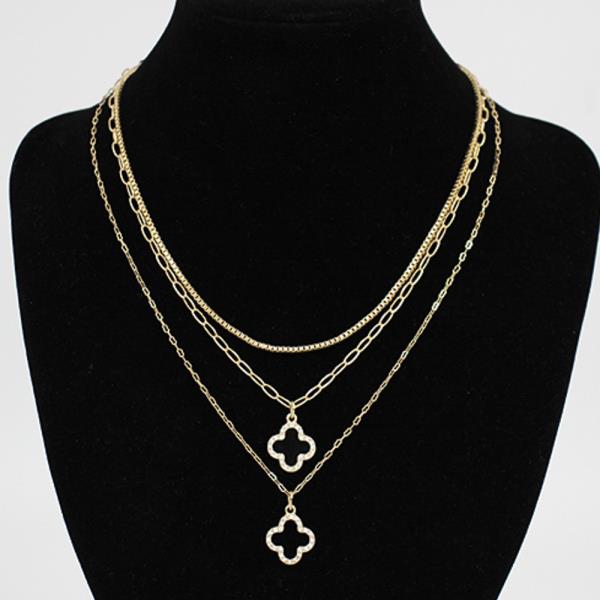 3 LAYERED METAL CHAIN CLOVER PENDANT NECKLACE