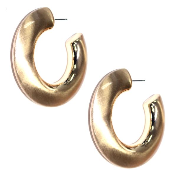 METAL PUFFY HOOP EARRING