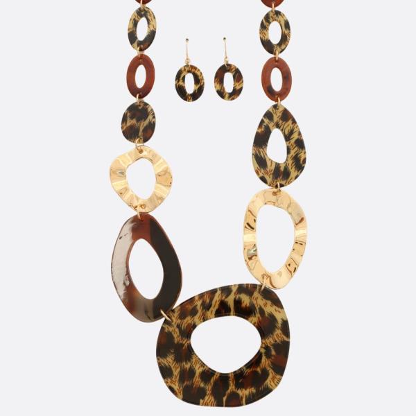 ANIMAL PRINT OVAL LINK NECKLACE