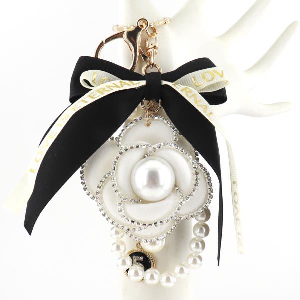 FLOWER PEARL RIBBON KEYCHAIN