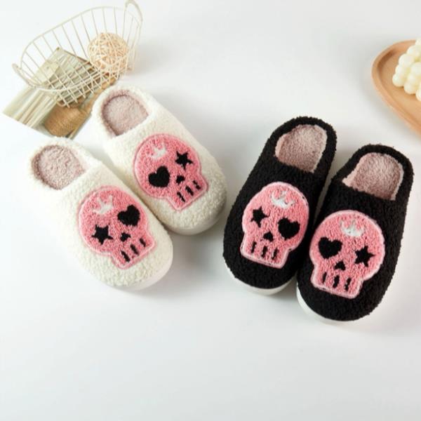 HALLOWEEN SKULL FUZZY HOME SLIPPER