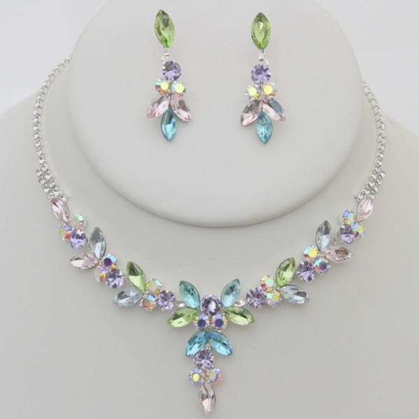 FLOWER RHINESTONE NECKLACE