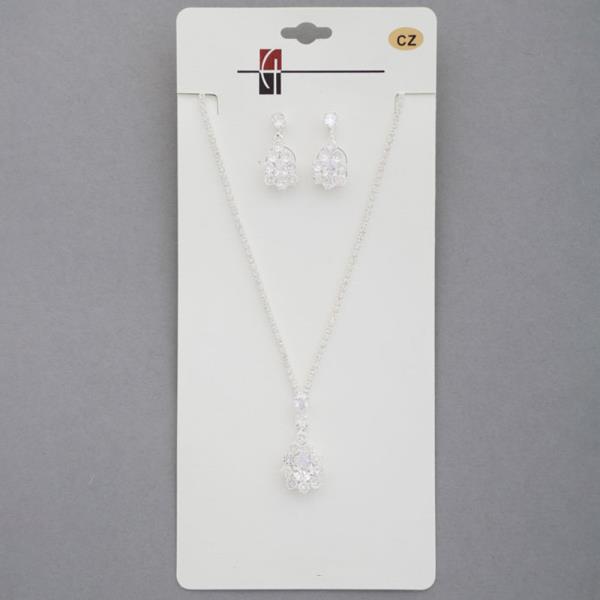 FLOWER PENDANT RHINESTONE NECKLACE