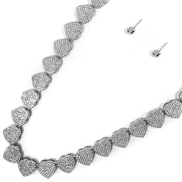 RHINESTONE HEART NECKLACE