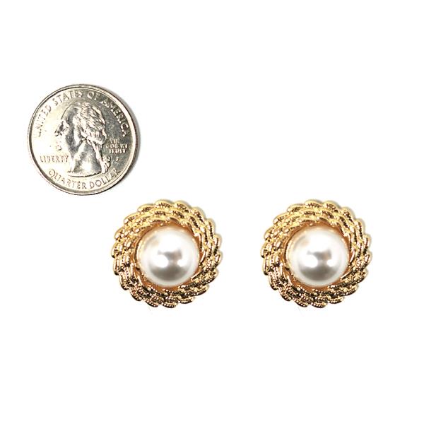 PEARL STUD EARRING