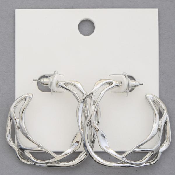 METAL OPEN HOOP EARRING