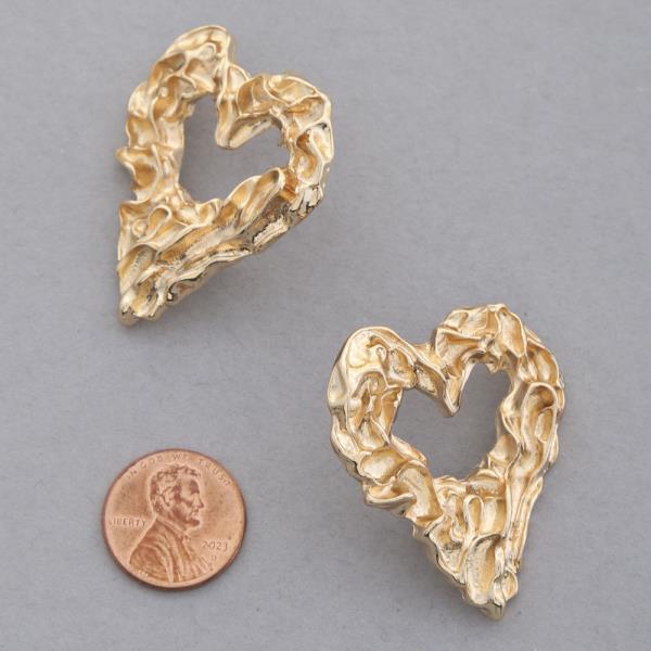 TEXTURED METAL HEART EARRING