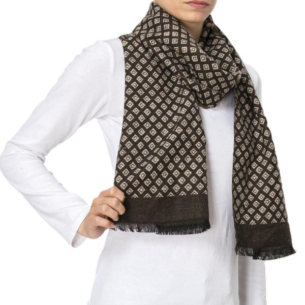 SQUARE PATTERN OBLONG SCARF