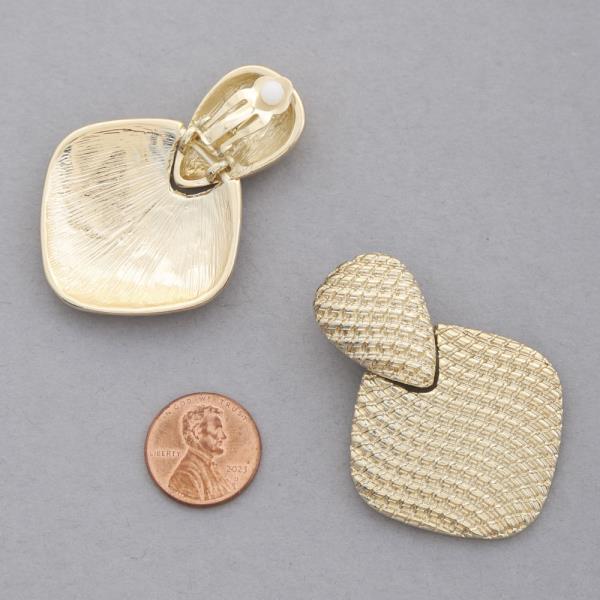 TEXTURED METAL EARRING