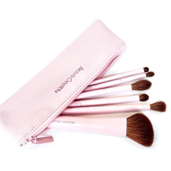 BEAUTY CREATIONS REINDEER RIDE 6 PC NATURAL BRUSH W POUCH SET