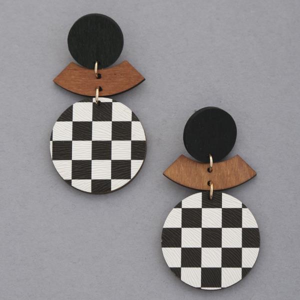 CHECKERED PATTERN ROUND GEO SHAPE EARRING