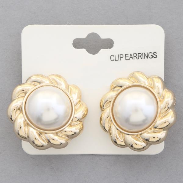 METAL PEARL CLIP ON EARRING