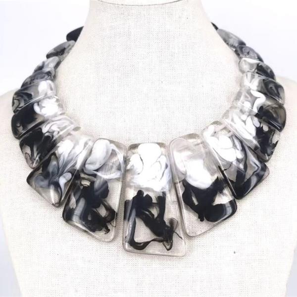 TORTOISE CHUNKY NECKLACE EARRING SET