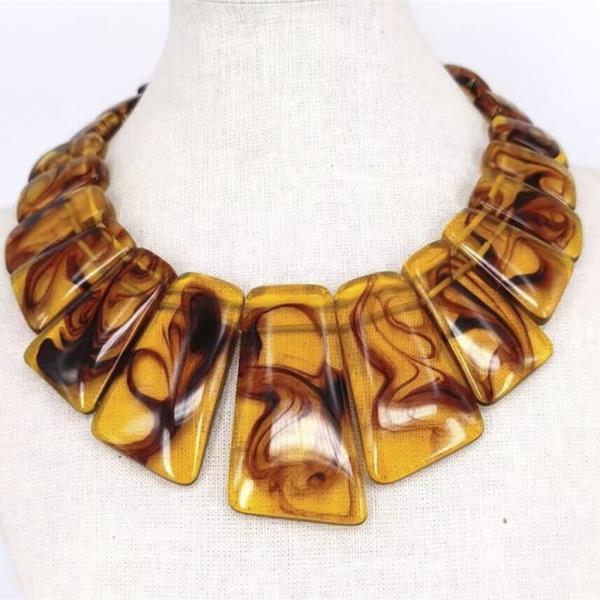 TORTOISE CHUNKY NECKLACE EARRING SET