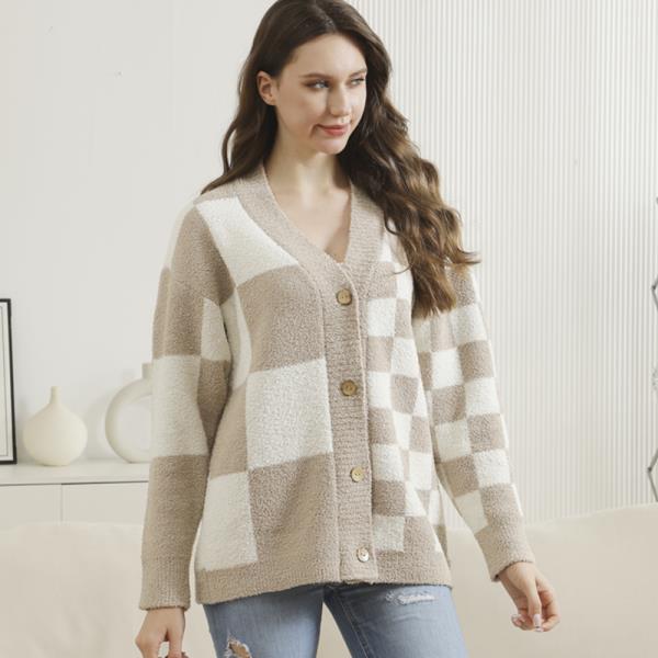 TWO-SIZED CHECKERED CARDIGAN