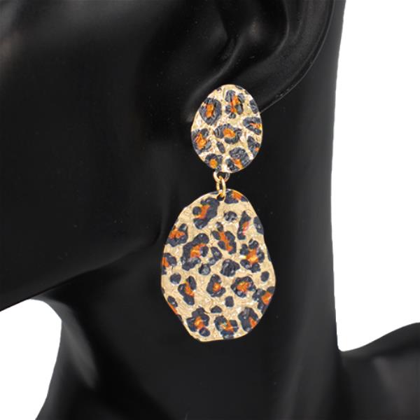 LEOPARD PATTERN HAMMERED METAL DANGLE EARRING