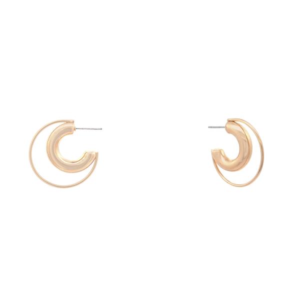 METAL HOOP EARRING