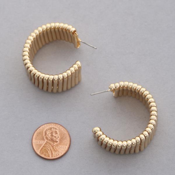 OPEN CIRCLE METAL EARRING