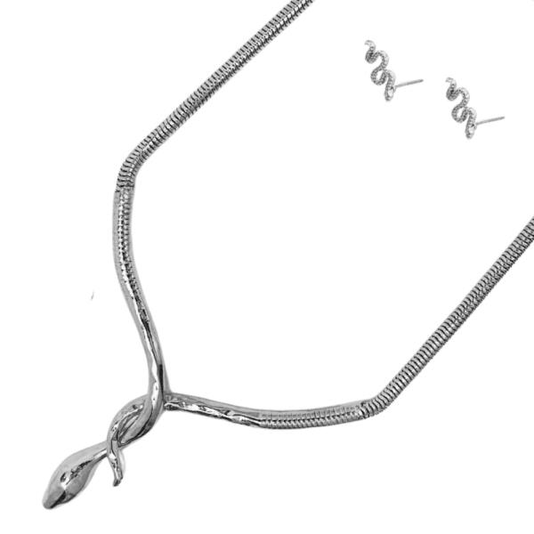 SNAKE METAL NECKLACE