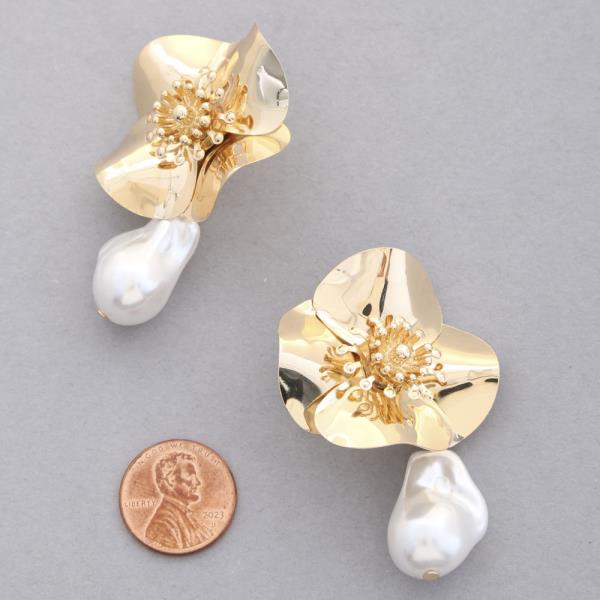 FLOWER PEARL BEAD EARRING