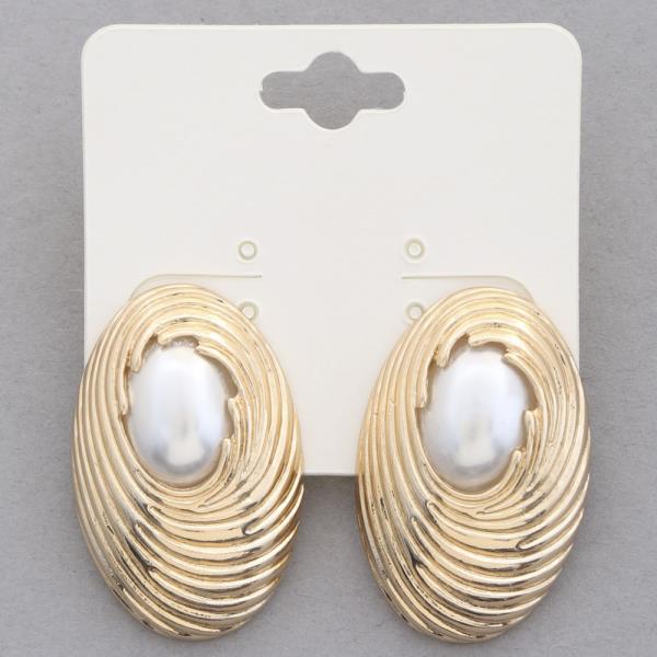 PEARL BEAD OVAL METAL EARRING