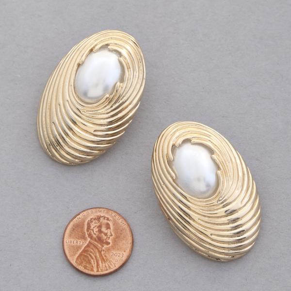 PEARL BEAD OVAL METAL EARRING