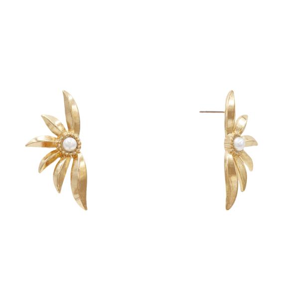 METAL FLOWER POST EARRING