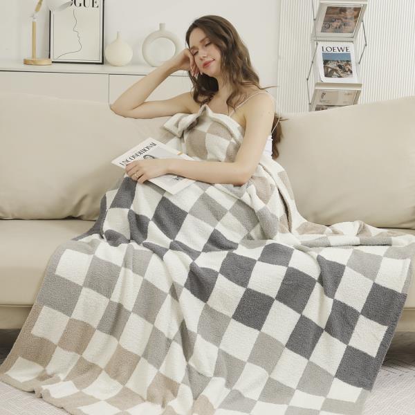 MULTICOLOR CHECKERED THROW BLANKET