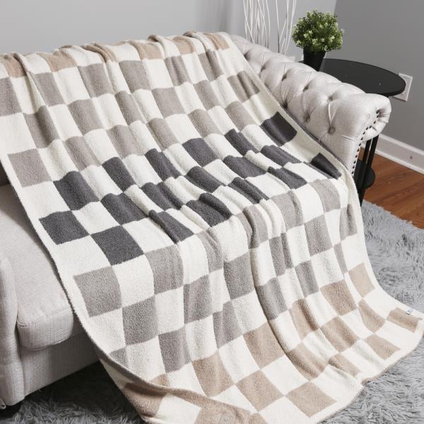 MULTICOLOR CHECKERED THROW BLANKET