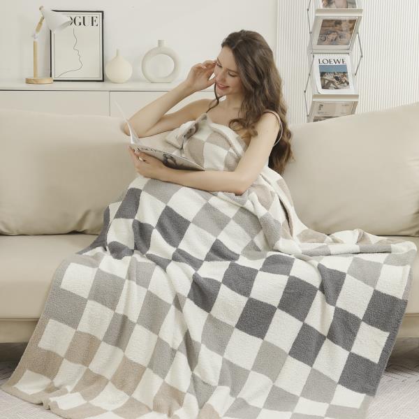 MULTICOLOR CHECKERED THROW BLANKET