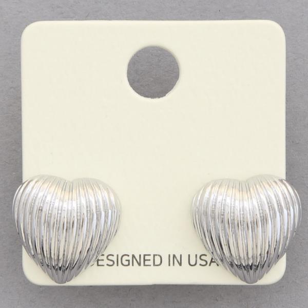 LINED METAL HEART EARRING