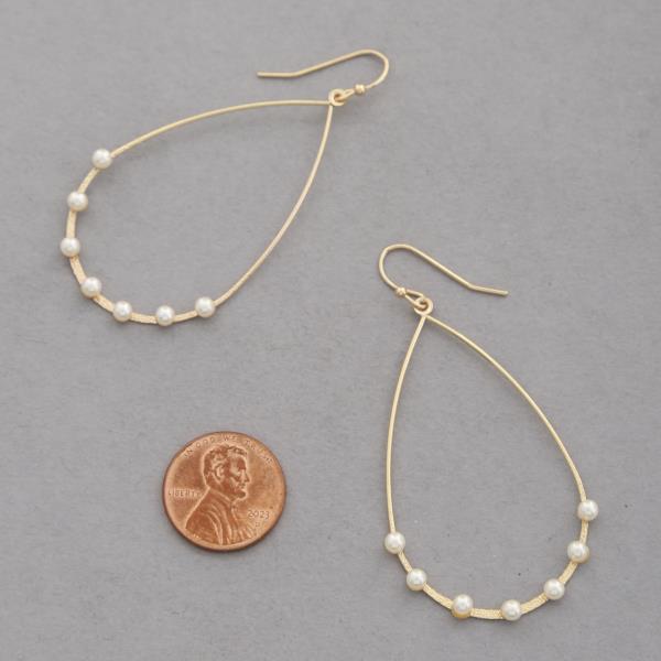 TEARDROP METAL PEARL DANGLE EARRING