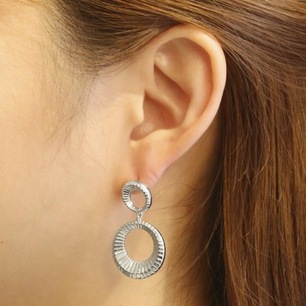 14K GOLD/ WHITE GOLD DIPPED DOUBLE LOOP POST EARRING