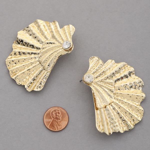 RUFFLE METAL EARRING