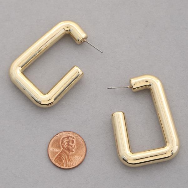 OPEN SQUARE METAL EARRING