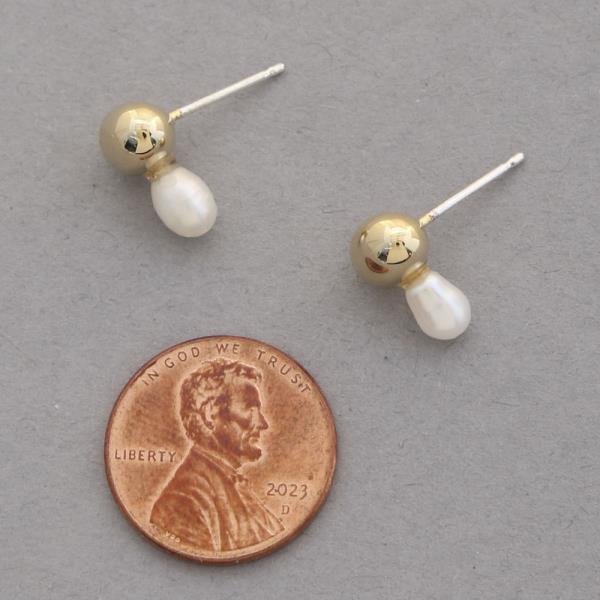 SODAJO OVAL PEARL BEAD GOLD DIPPED EARRING