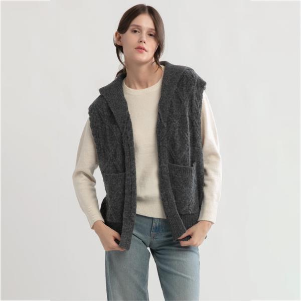 CABLE KNIT OPEN FRONT VEST