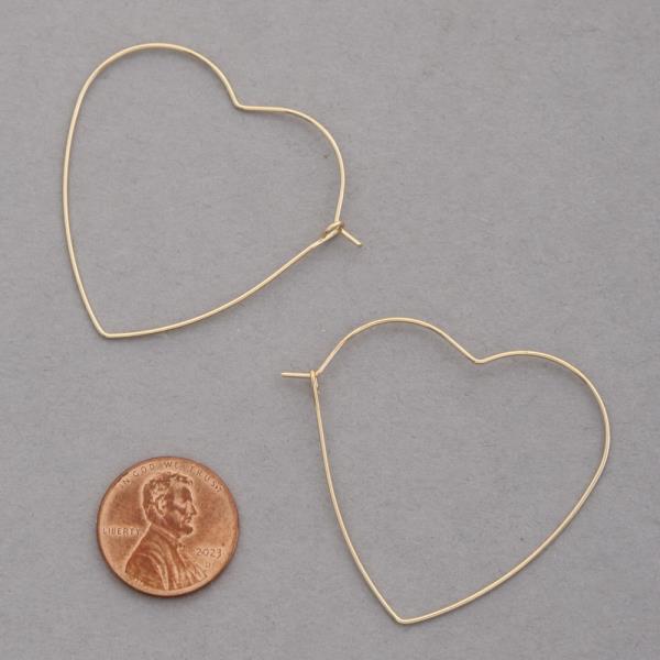 THIN HEART SHAPE METAL EARRING