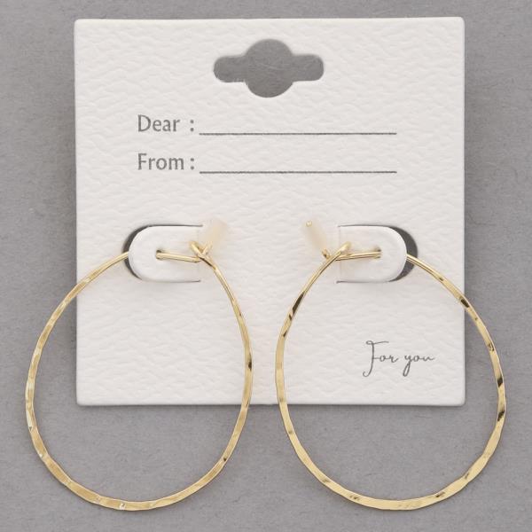 THIN METAL HOOP EARRING