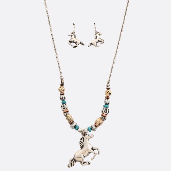 WESTERN STYLE HORSE SHOE PENDANT BEADED NECKLACE