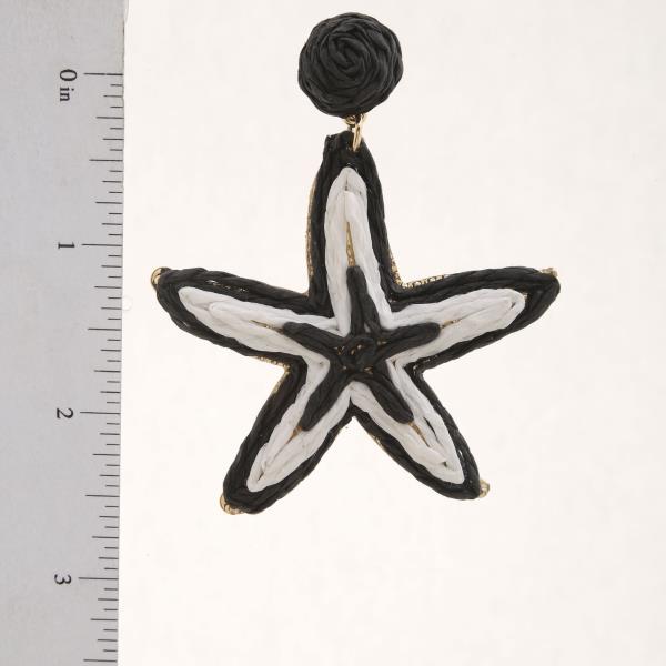 RAFFIA STARFISH DANGLE EARRING