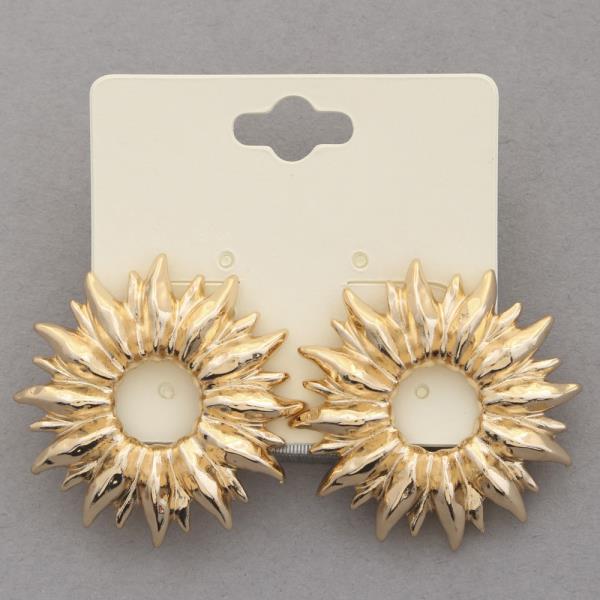 FLOWER SHAPE METAL EARRING