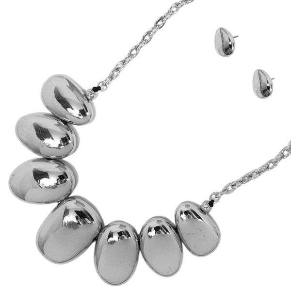 OVAL LINK METAL NECKLACE