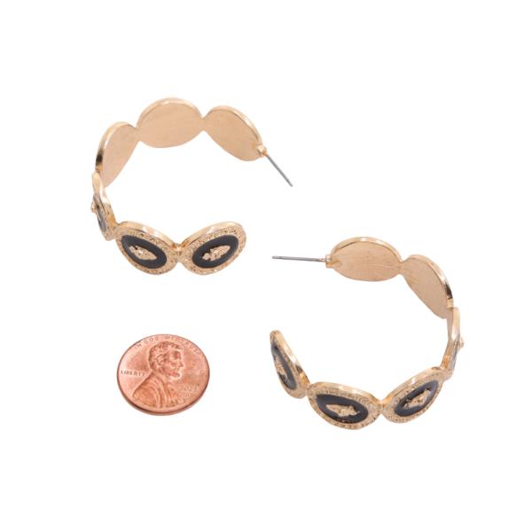 SDJ METAL LION ROUND HOOP EARRING