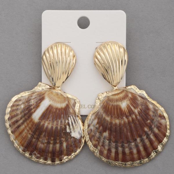 SEASHELL DANGLE EARRING