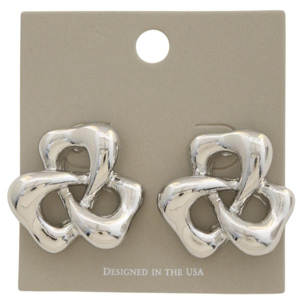 METAL FLOWER POST EARRING