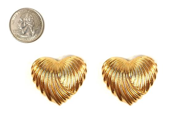 LINED HEART METAL EARRING