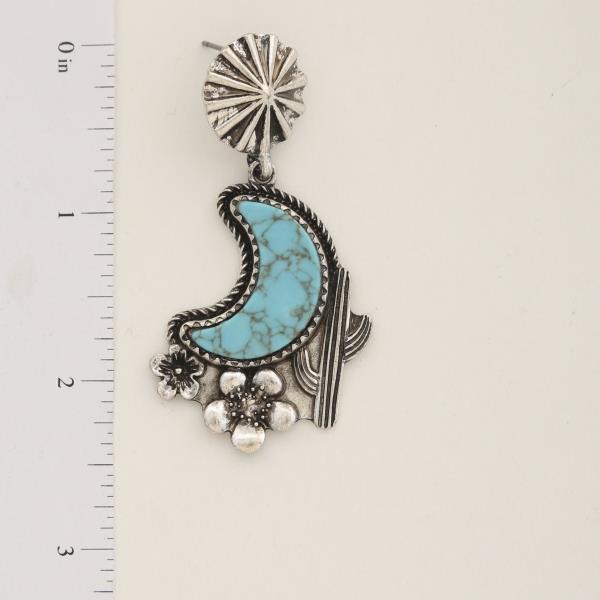 WESTERN STYLE MOON DANGLE EARRING