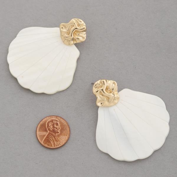 SEASHELL METAL BEAD EARRING