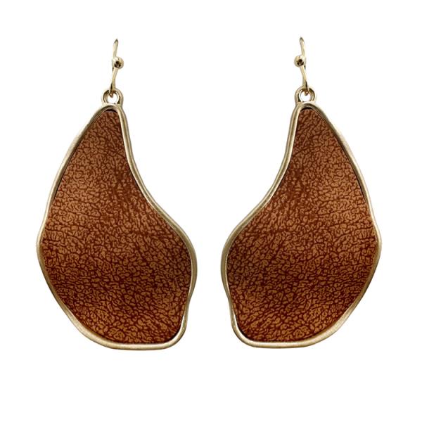 FAUX LEATHER ORGANIC SHAPE DANGLE EARRING